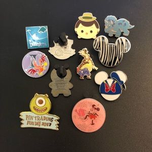 Disney Trading Pins (lot of 11)